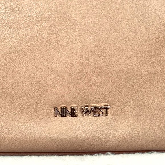 Nine West Floral Dimensional Wristlet - Picture 6 of 8